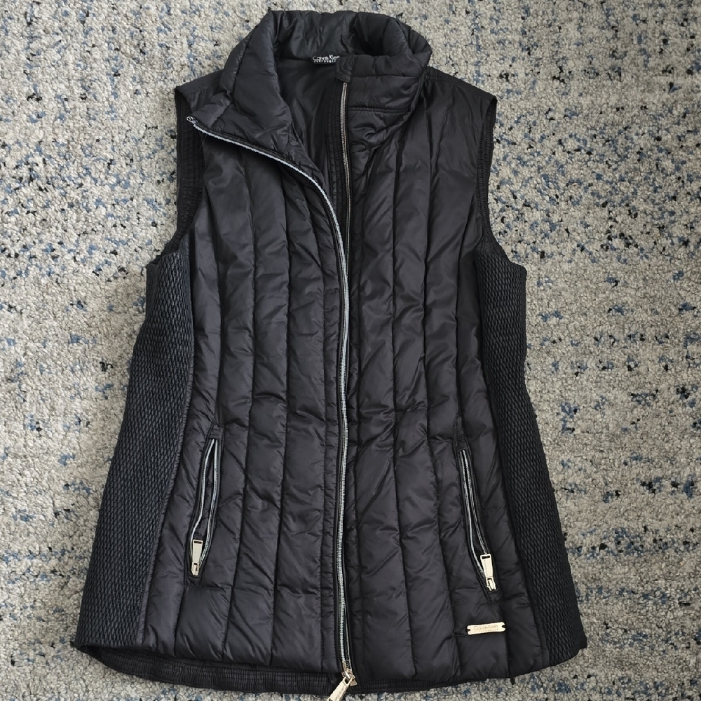 Calvin Klein Black Vest Sleek and Versatile Size Small.